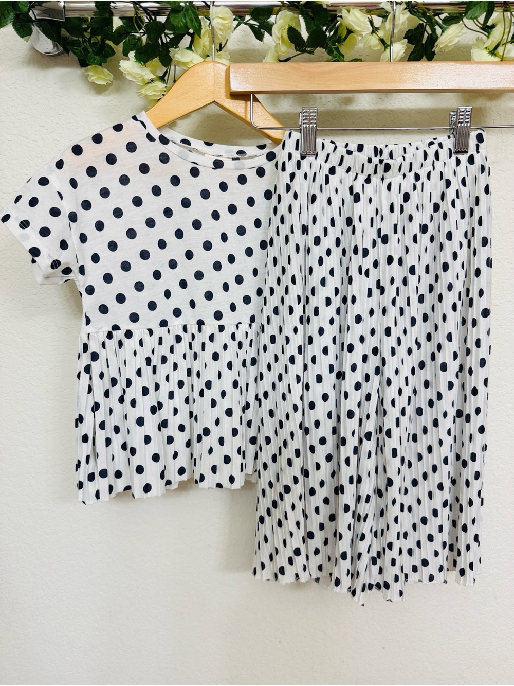 Zara • Girls White Navy Polka Dot Pleated Top & Wide Leg Pants 2 Piece Set